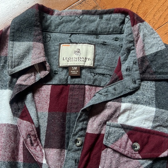 Legendary Whitetails 3/4 button up long length flannel - Picture 3 of 4